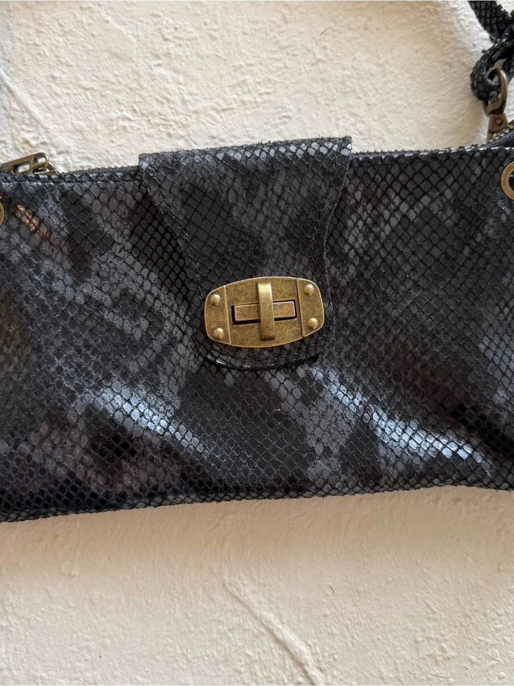 Bevini Modena Black Leather Snake Print Crossbody Wristlet Bag